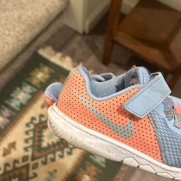 Girls shoe lot size 9 - Picture 7 of 10